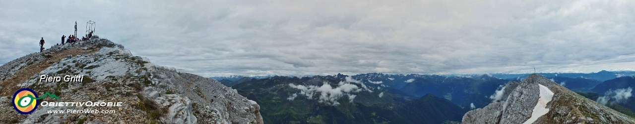 52 Panoramica dal Pizzo Arera verso nord.jpg